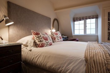 Bear Of Rodborough Hotel