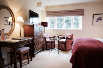 Bear Of Rodborough Hotel