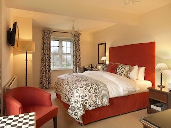 Bear Of Rodborough Hotel