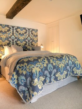 Bear Of Rodborough Hotel
