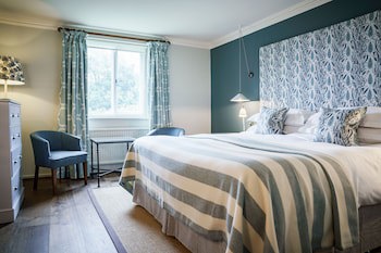 Bear Of Rodborough Hotel