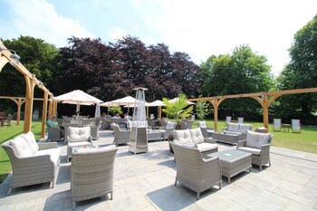 Bear Of Rodborough Hotel
