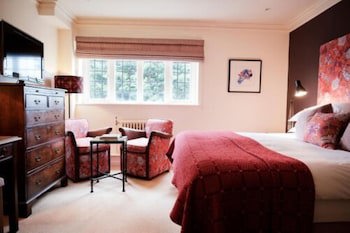 Bear Of Rodborough Hotel