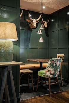 Bear Of Rodborough Hotel