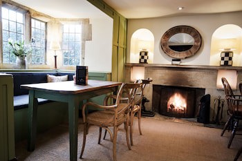 Bear Of Rodborough Hotel