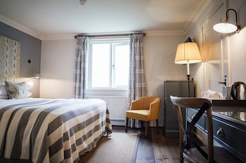 Bear Of Rodborough Hotel