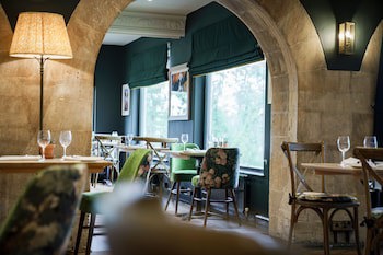 Bear Of Rodborough Hotel