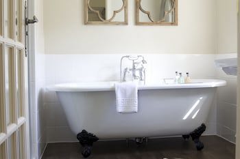 Bay Tree Hotel