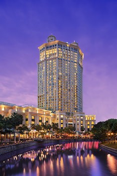 Grand Copthorne Waterfront