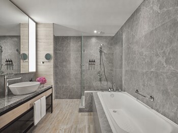 Grand Copthorne Waterfront