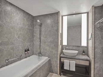 Grand Copthorne Waterfront
