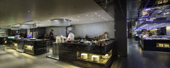 Gateway, Marco Polo Hotel