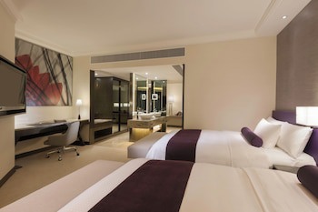 Gateway, Marco Polo Hotel