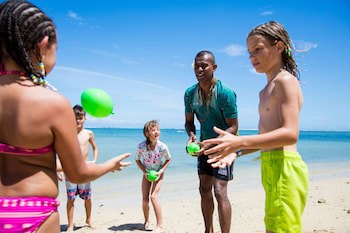 Outrigger Fiji Beach Resort
