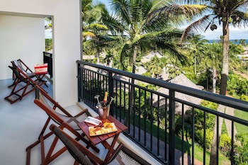 Outrigger Fiji Beach Resort