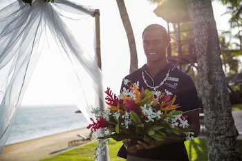 Outrigger Fiji Beach Resort