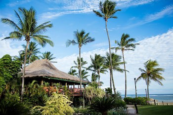 Outrigger Fiji Beach Resort