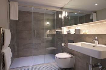 54 Queens Gate Hotel
