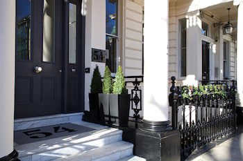 54 Queens Gate Hotel