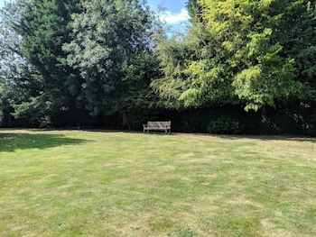 Bridgewood Manor