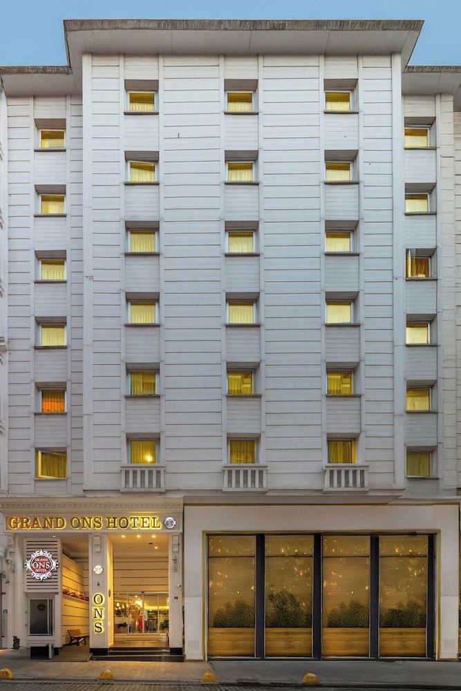 Grand Ons Hotel