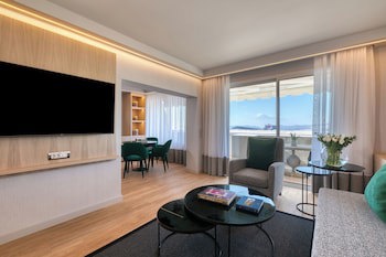 Divani Caravel
