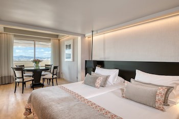 Divani Caravel