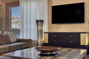 Divani Caravel