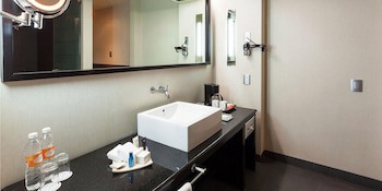 Crowne Plaza Toluca Lancaster, An Ihg Hotel