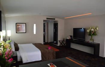 Crowne Plaza Toluca Lancaster, An Ihg Hotel
