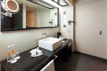 Crowne Plaza Toluca Lancaster, An Ihg Hotel