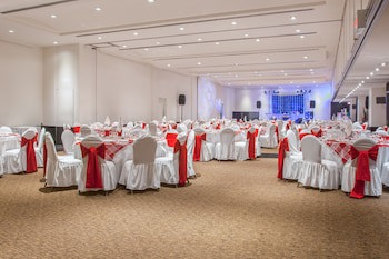 Crowne Plaza Toluca Lancaster, An Ihg Hotel