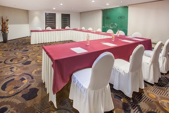 Crowne Plaza Toluca Lancaster, An Ihg Hotel