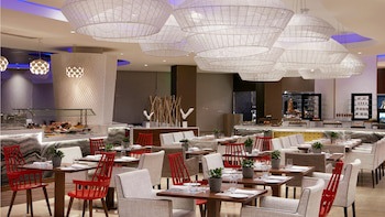 Intercontinental Doha Beach & Spa, An Ihg Hotel