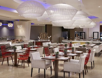 Intercontinental Doha Beach & Spa, An Ihg Hotel