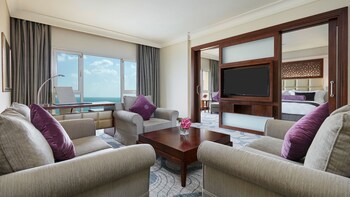 Intercontinental Doha Beach & Spa, An Ihg Hotel