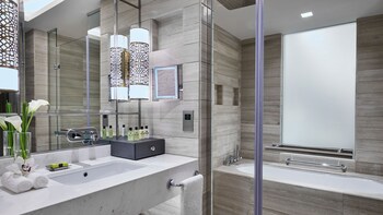 Intercontinental Doha Beach & Spa, An Ihg Hotel