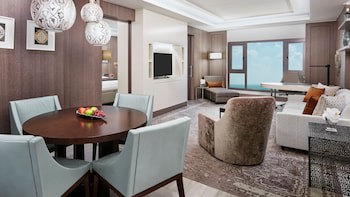 Intercontinental Doha Beach & Spa, An Ihg Hotel