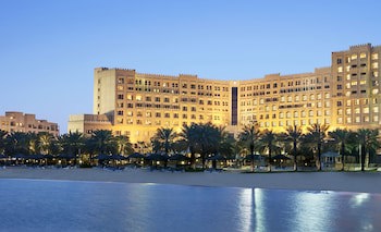 Intercontinental Doha Beach & Spa, An Ihg Hotel