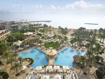 Intercontinental Doha Beach & Spa, An Ihg Hotel