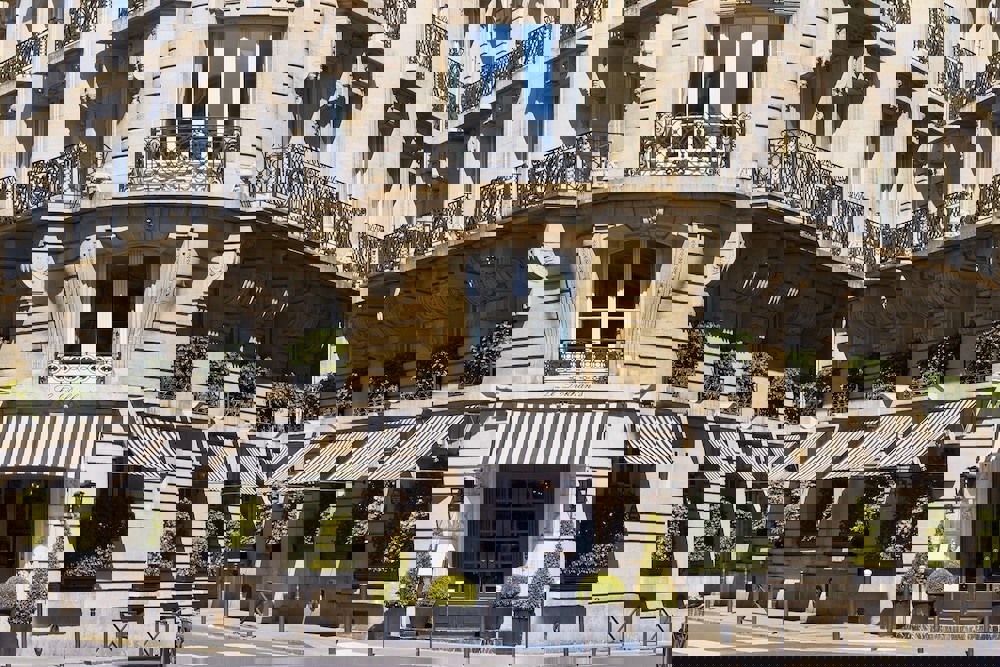 Le Dokhan’s Paris Arc de Triomphe, a Tribute Portfolio Hotel