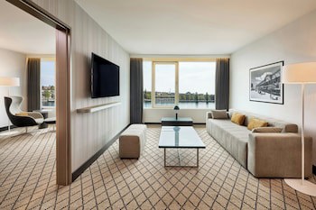 Courtyard by Marriott Hannover Maschsee galeri fotoğrafı