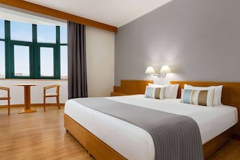 Tryp By Wyndham Montijo Parque Hotel
