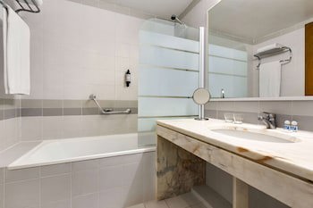 Tryp By Wyndham Montijo Parque Hotel