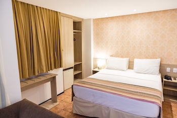 Plaza Praia Suites