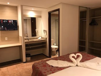 Plaza Praia Suites