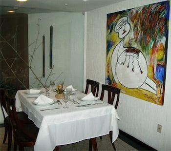 Plaza Praia Suites