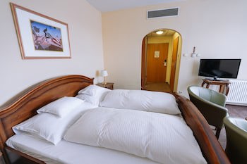 Pannonia Hotel