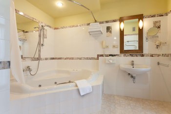 Best Western Santakos Hotel