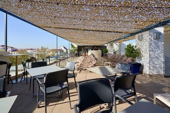 Becquer Hotel